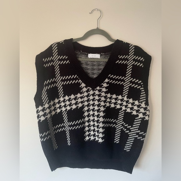 OAK + FORT Sweater Vest - black & white in Small - Picture 1 of 3